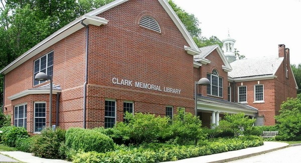 Image of the Library's exterior.